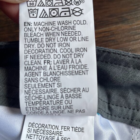 NWT Grey Quicksilver Everyday Board Shorts Size 32 - 21" length - Picture 10 of 11